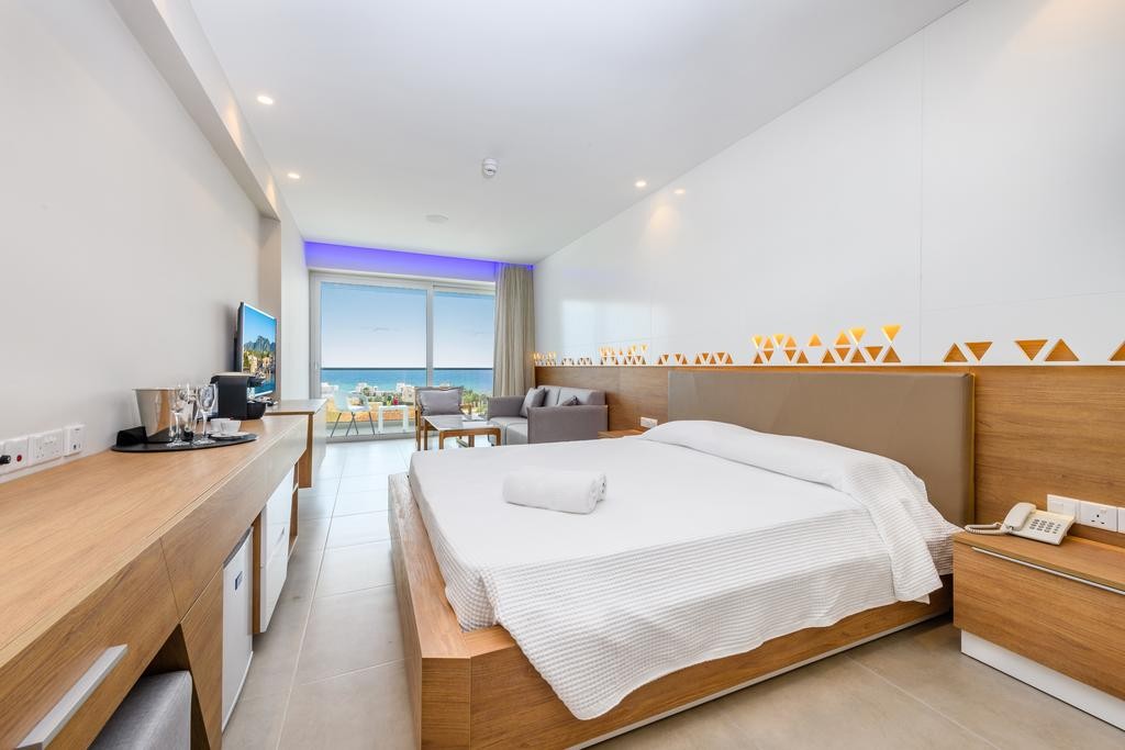 hotel_img