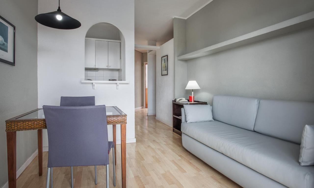 hotel_img
