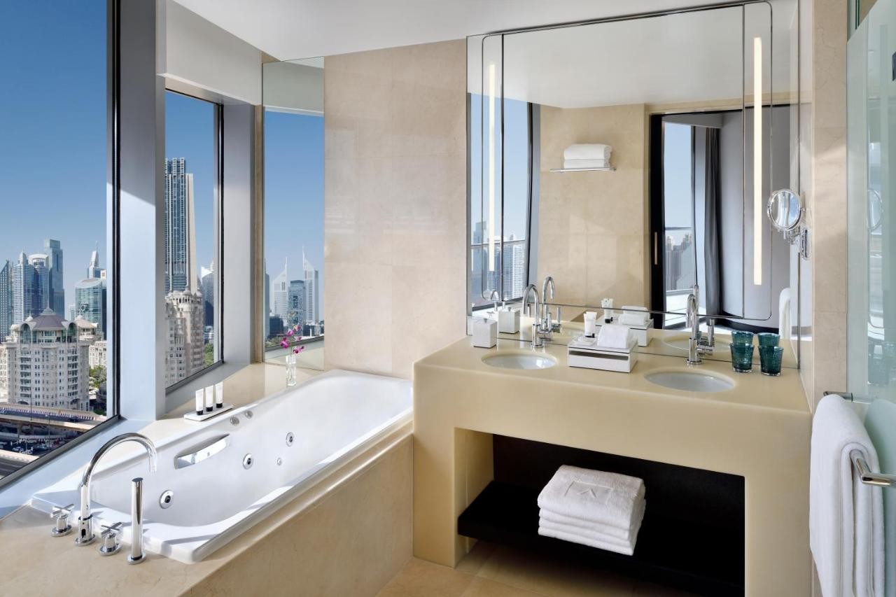 hotel_img