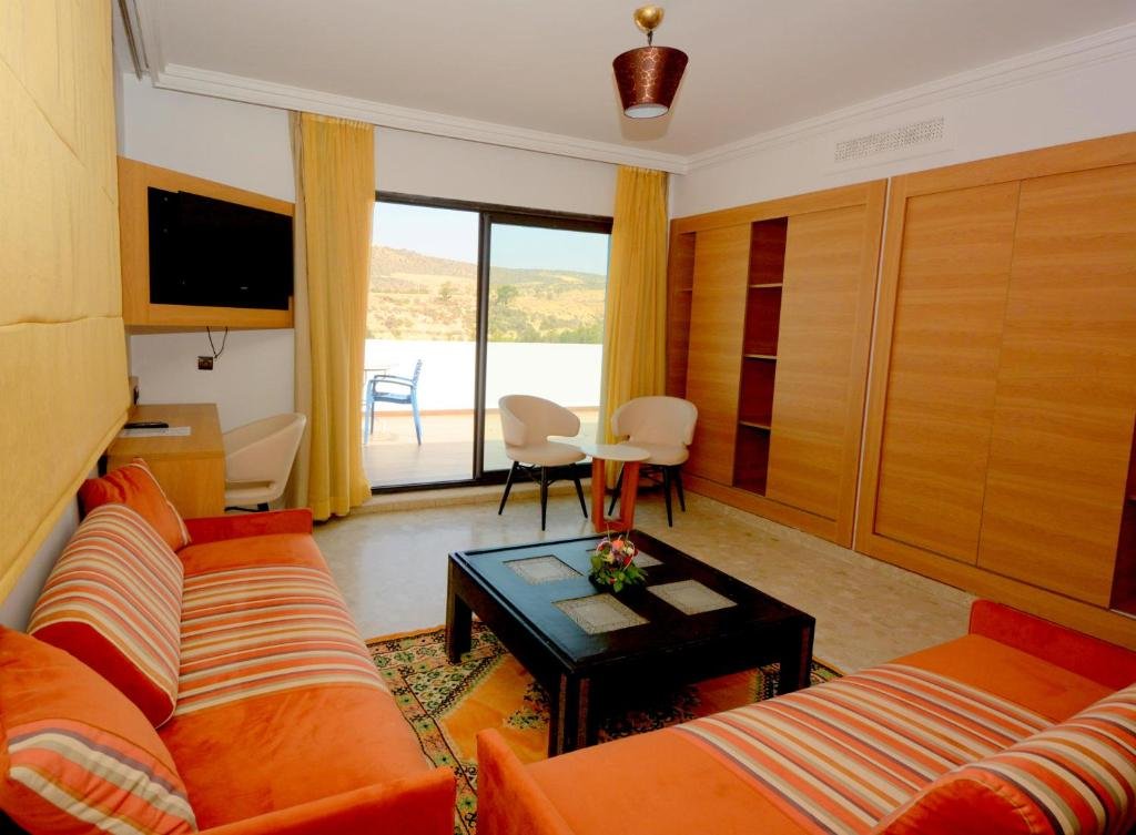 hotel_img
