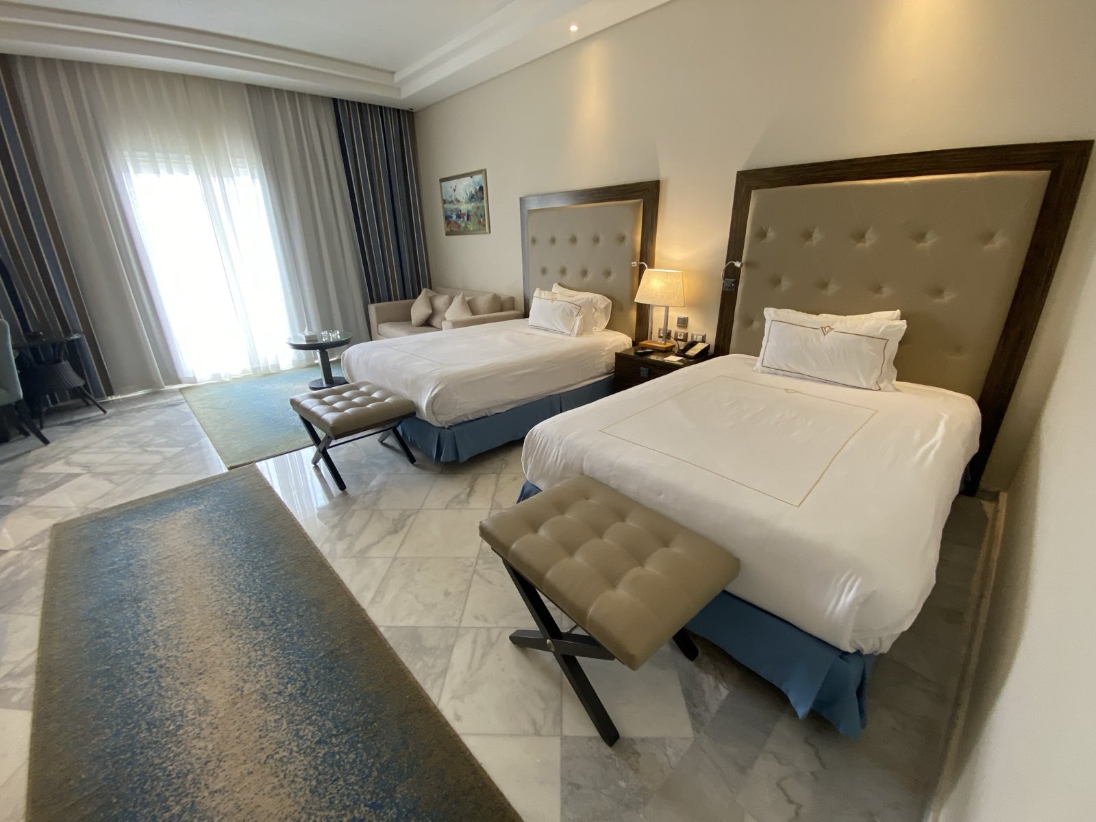 hotel_img