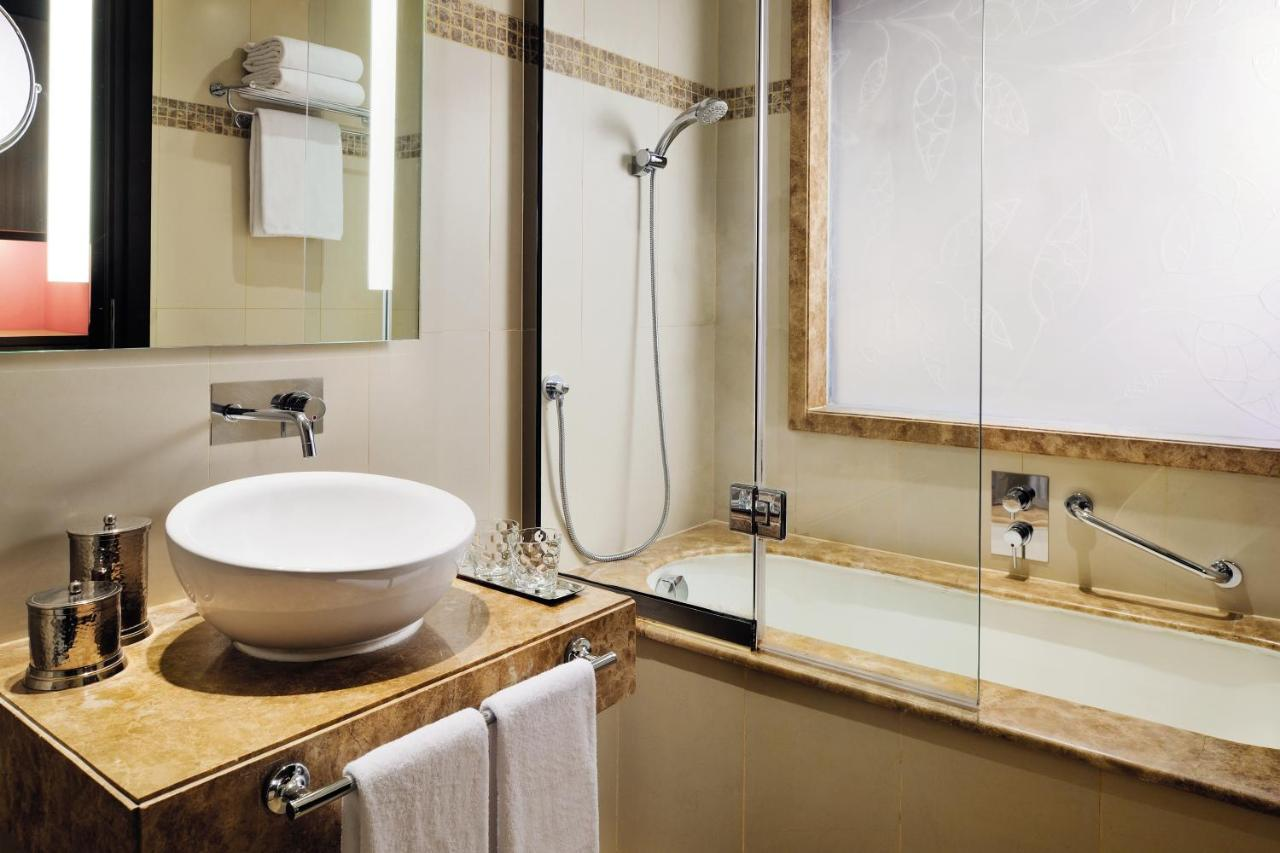 hotel_img