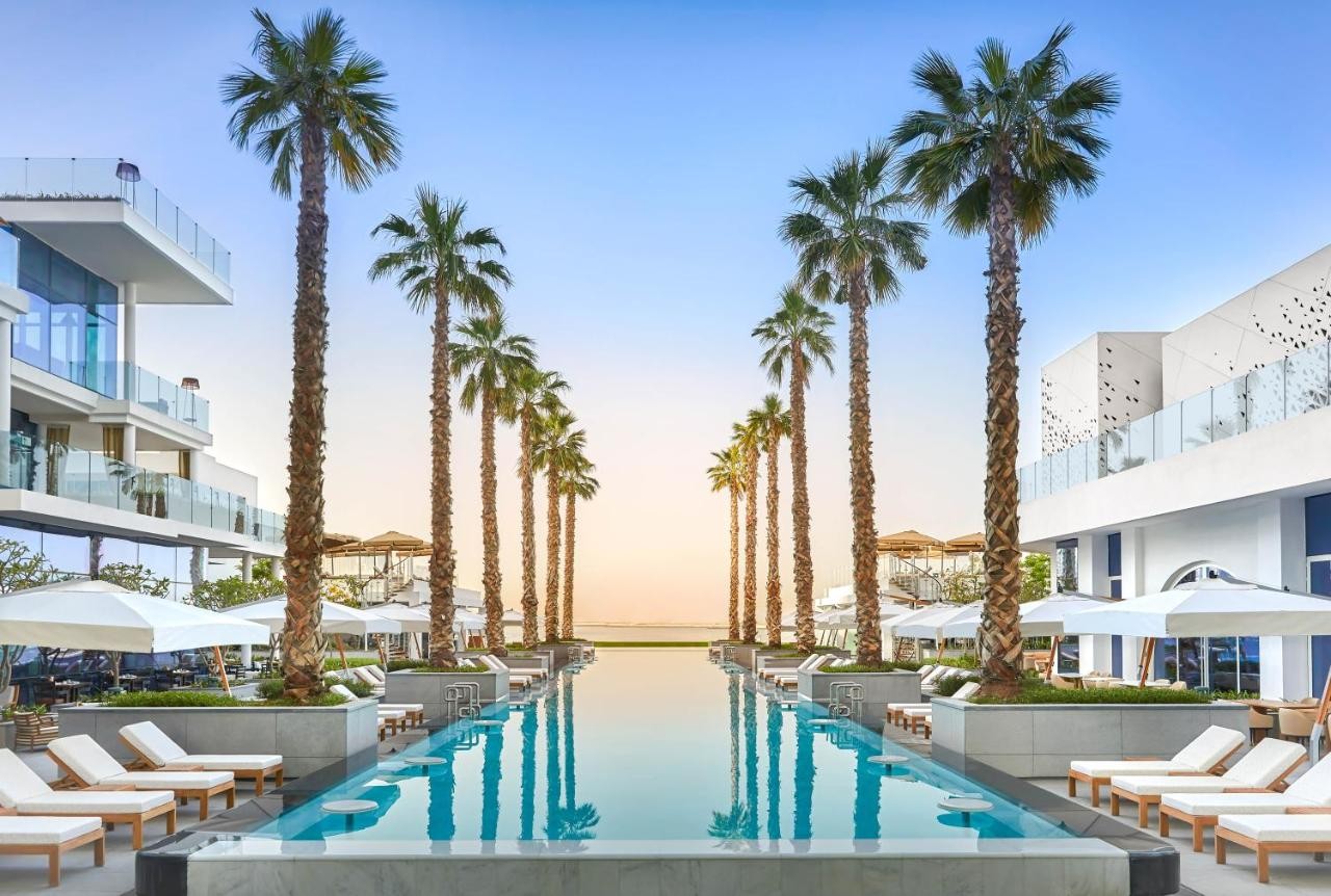 hotel_img