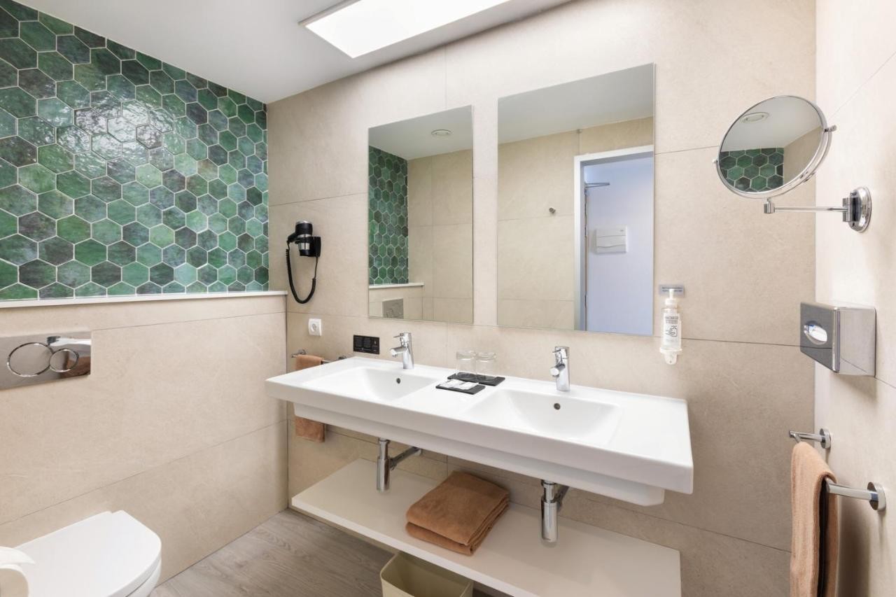 hotel_img