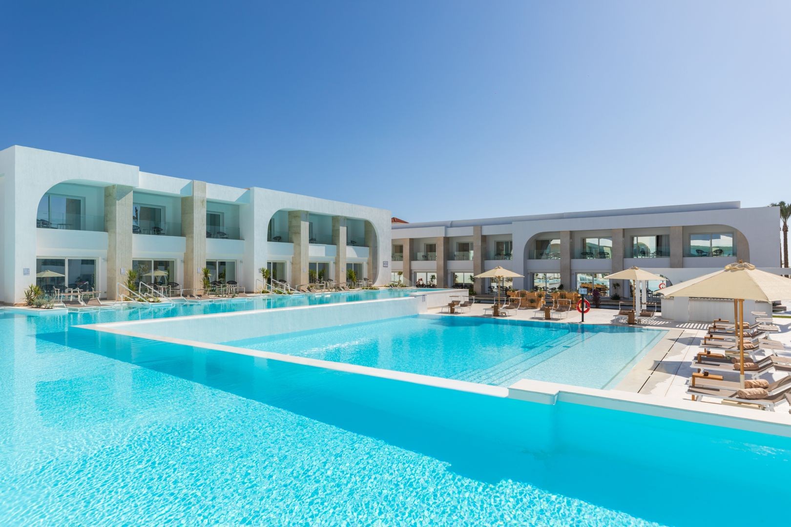 hotel_img