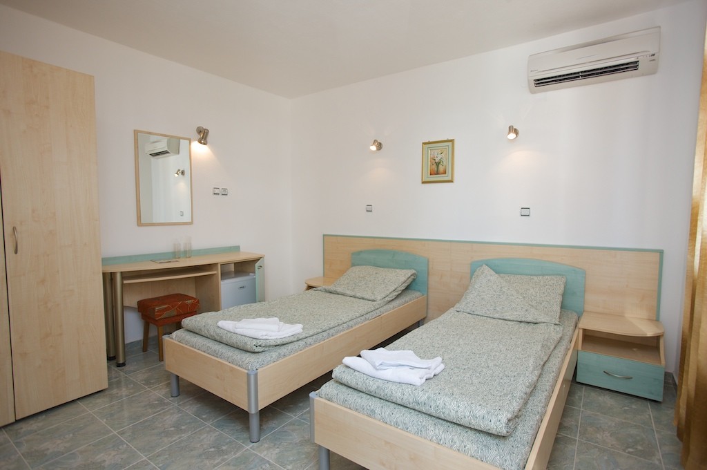 hotel_img
