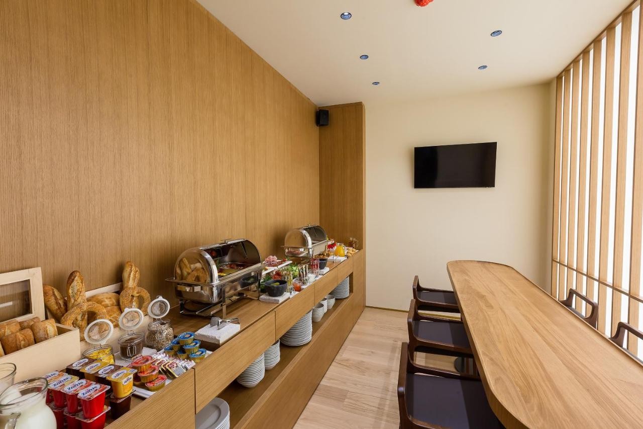 hotel_img