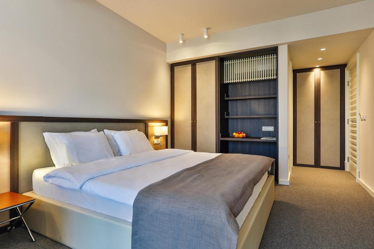 hotel_img
