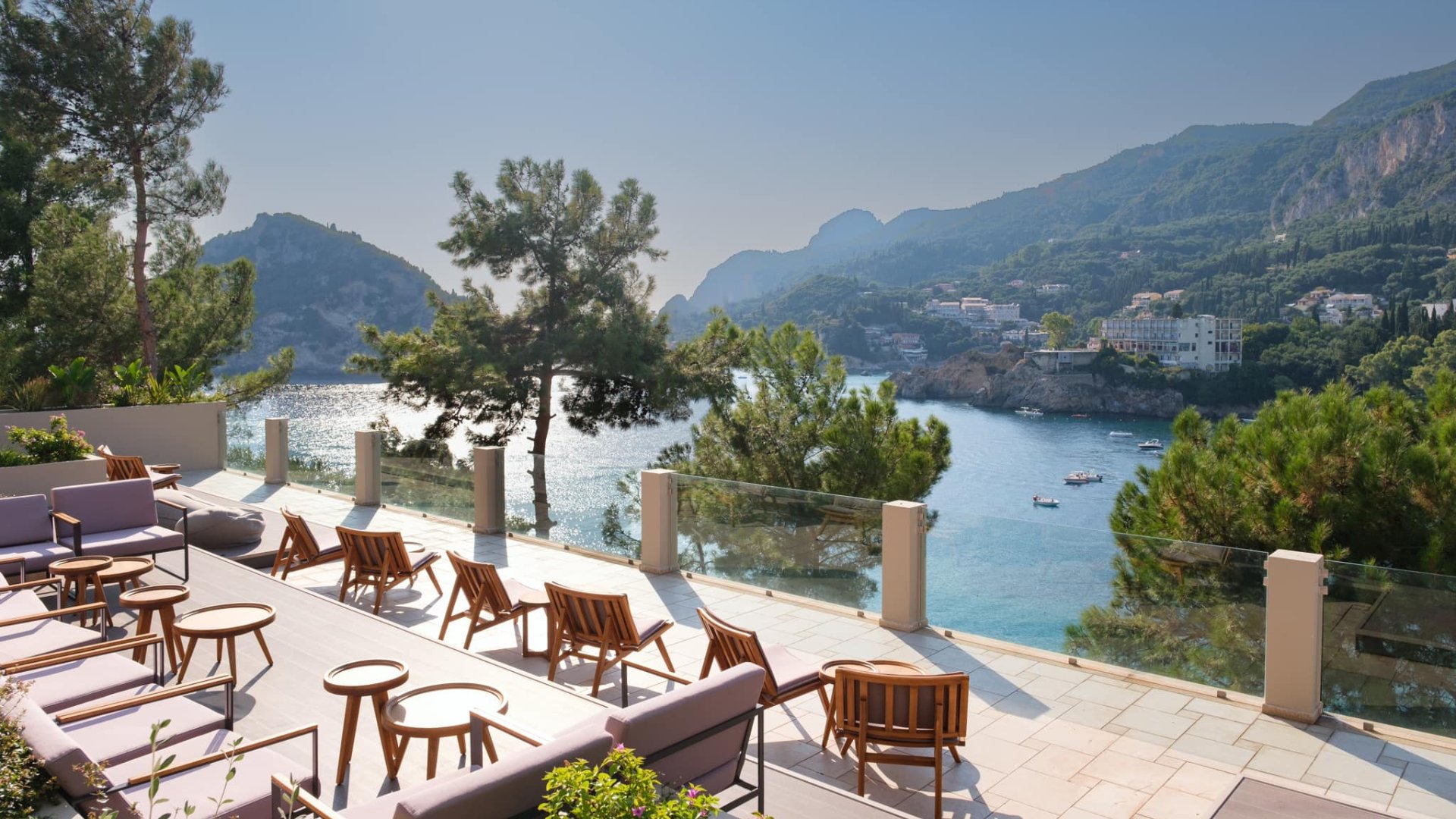                                     Akrotiri Beach Hotel 4*
                                  