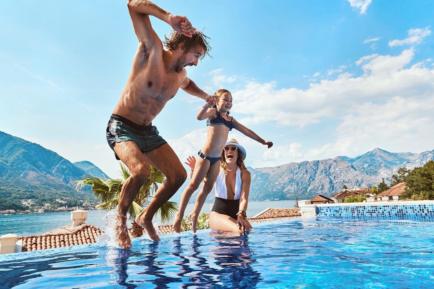                                     Черногория от 517€
                                  